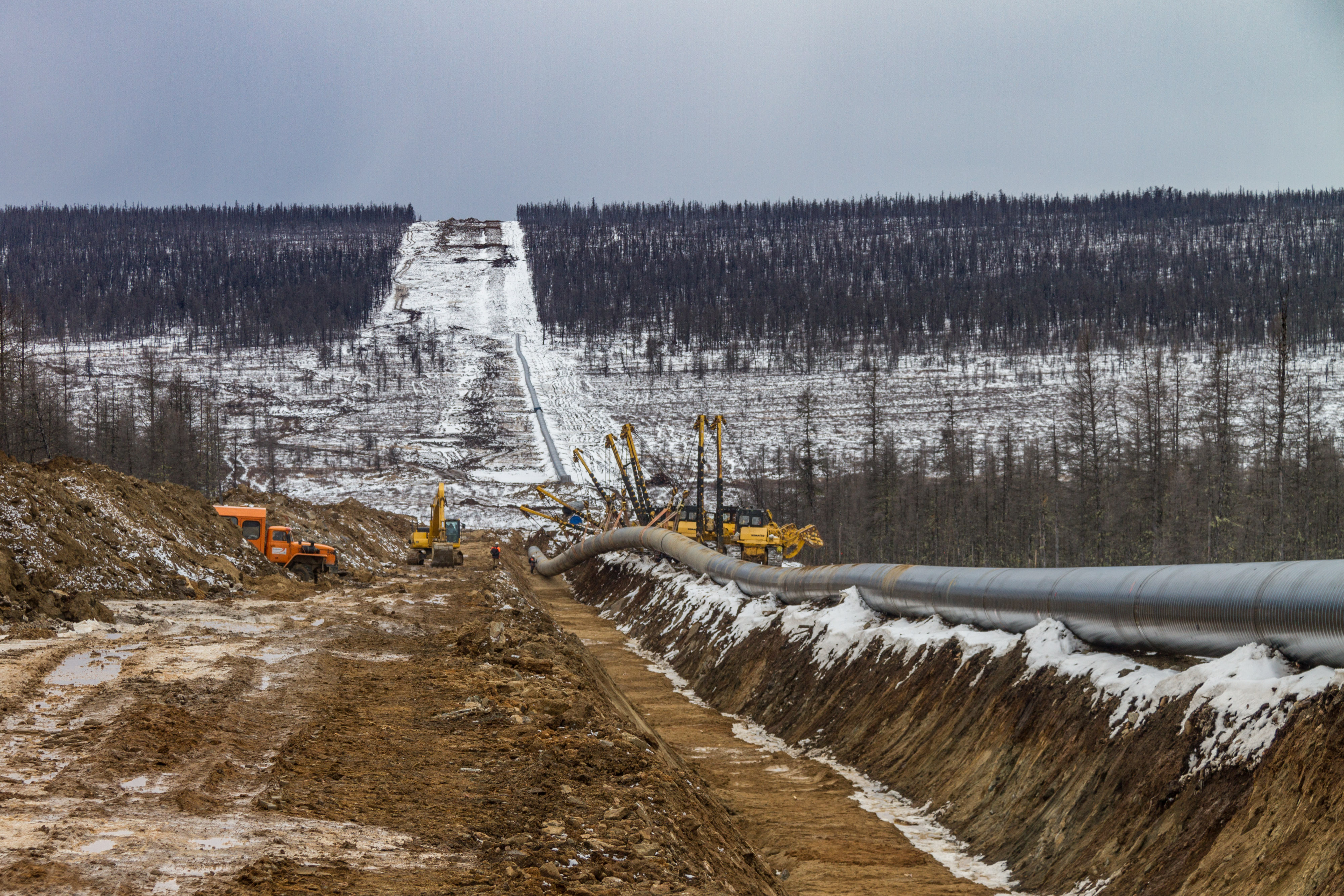 Газопровод в ханты мансийске. Нефтепровод сила Сибири. Сибирский трубопровод Якутия. Трубопровод в Якутии.