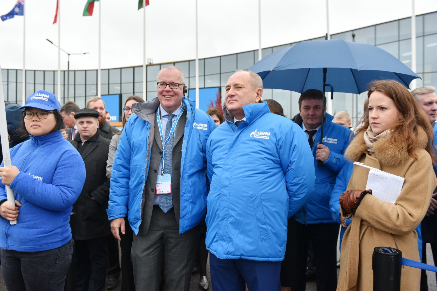 Center: Klaus Schaefer, Chief Executive Officer, Member of Management Board of Uniper, and Vitaly Markelov