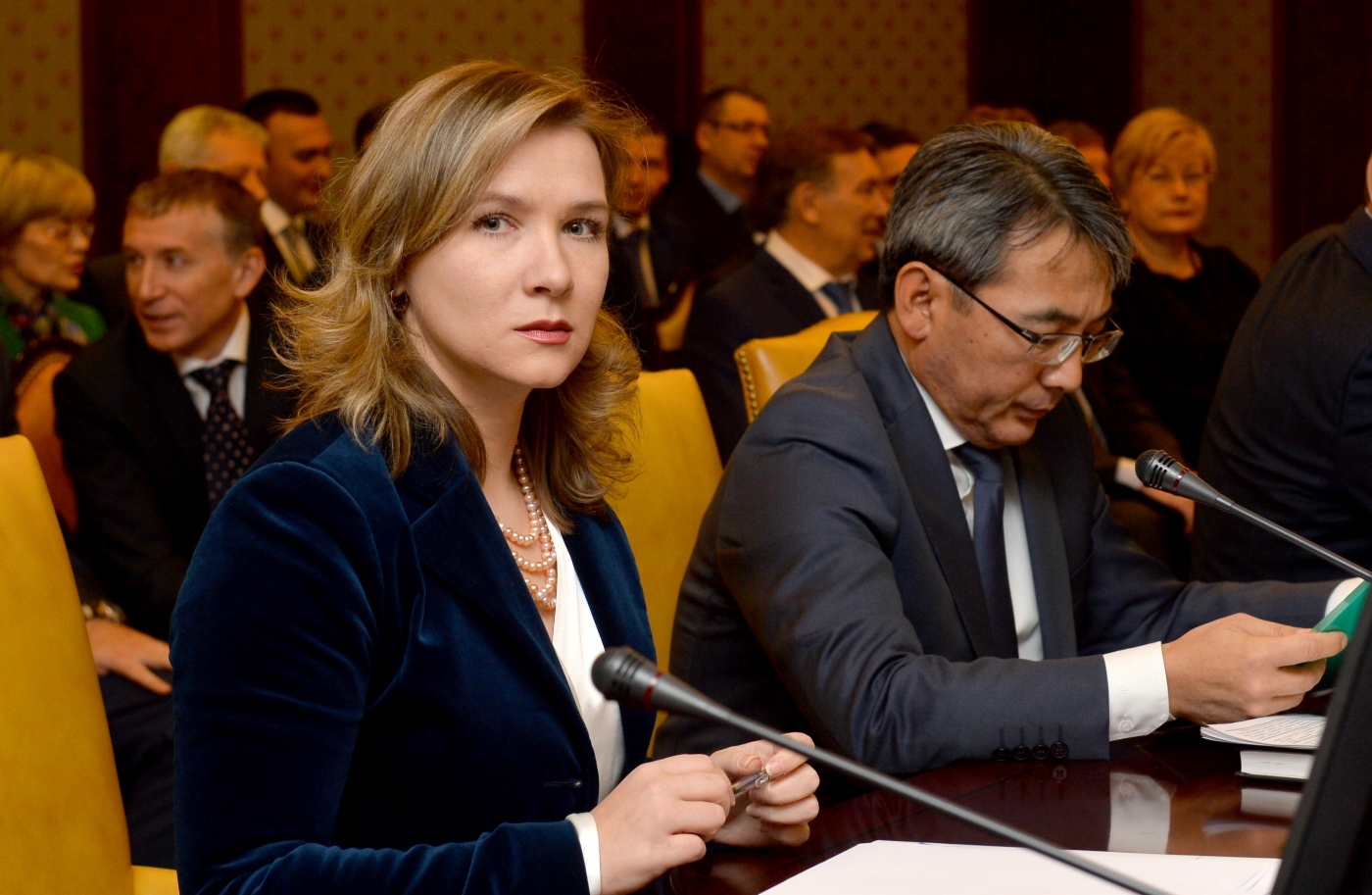 Member of Management Committee, Head of Gazprom’s Asset Management and Corporate Relations Department Elena Mikhailova and Dmitry Lyugai