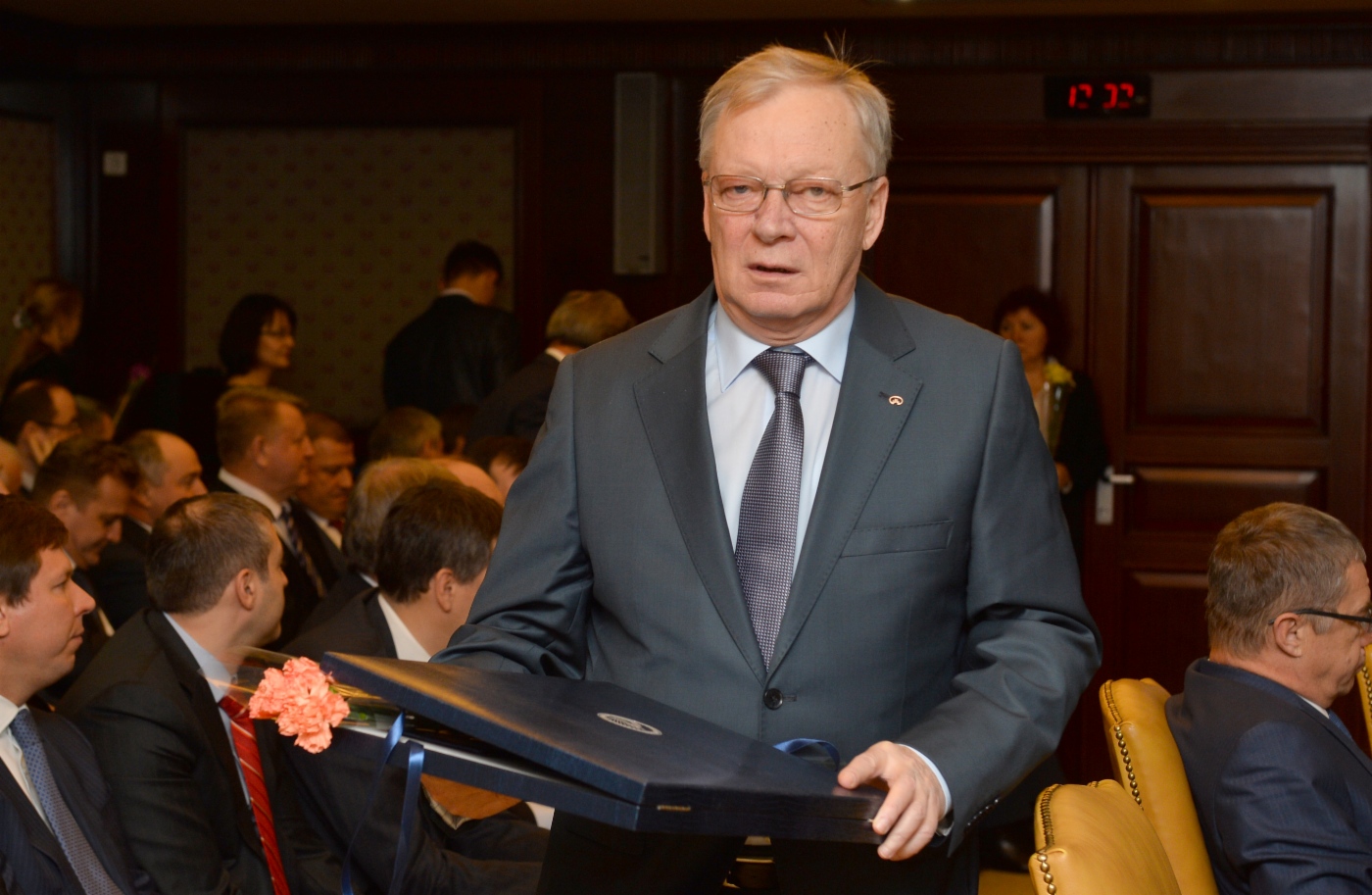 Prize winner, Director General of VNIPIgazdobycha Viktor Milovanov
