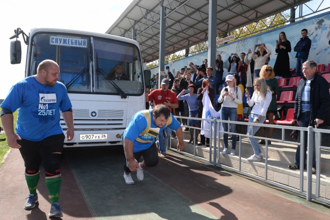 Alexander Zaitsev, sports coach from Gazprom Transgaz Stavropol, performing truck pulling