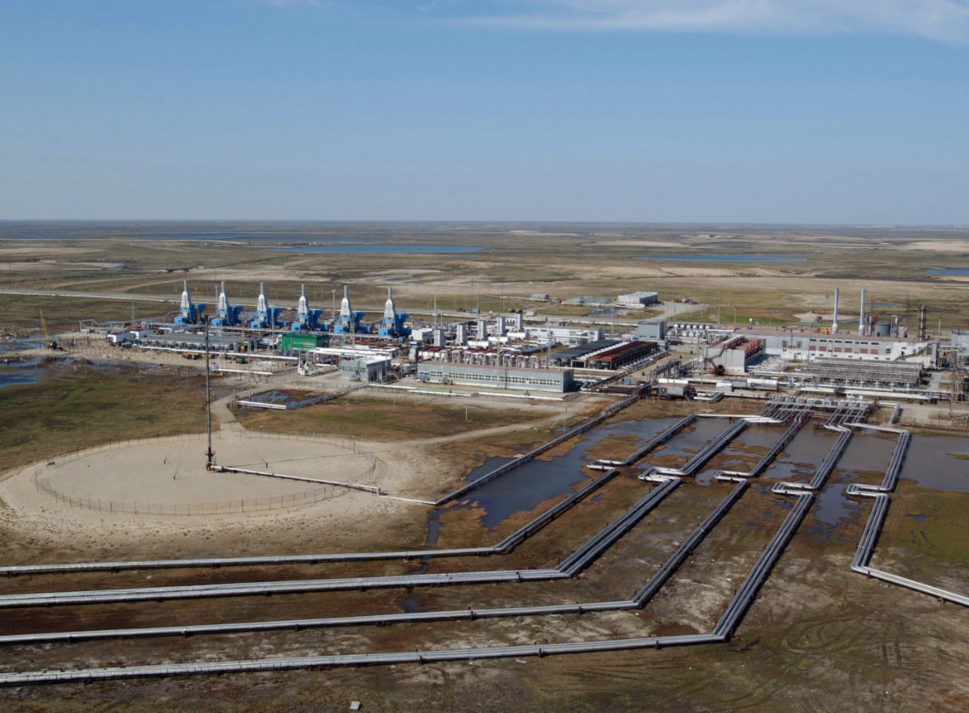 Gas treatment unit at Aneryakhinskaya area of Yamburg field 