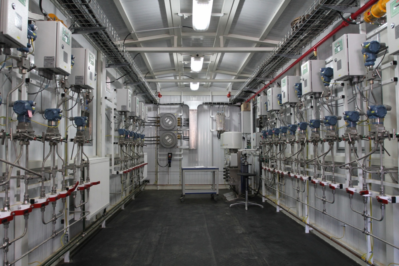 Analyzer cubicle