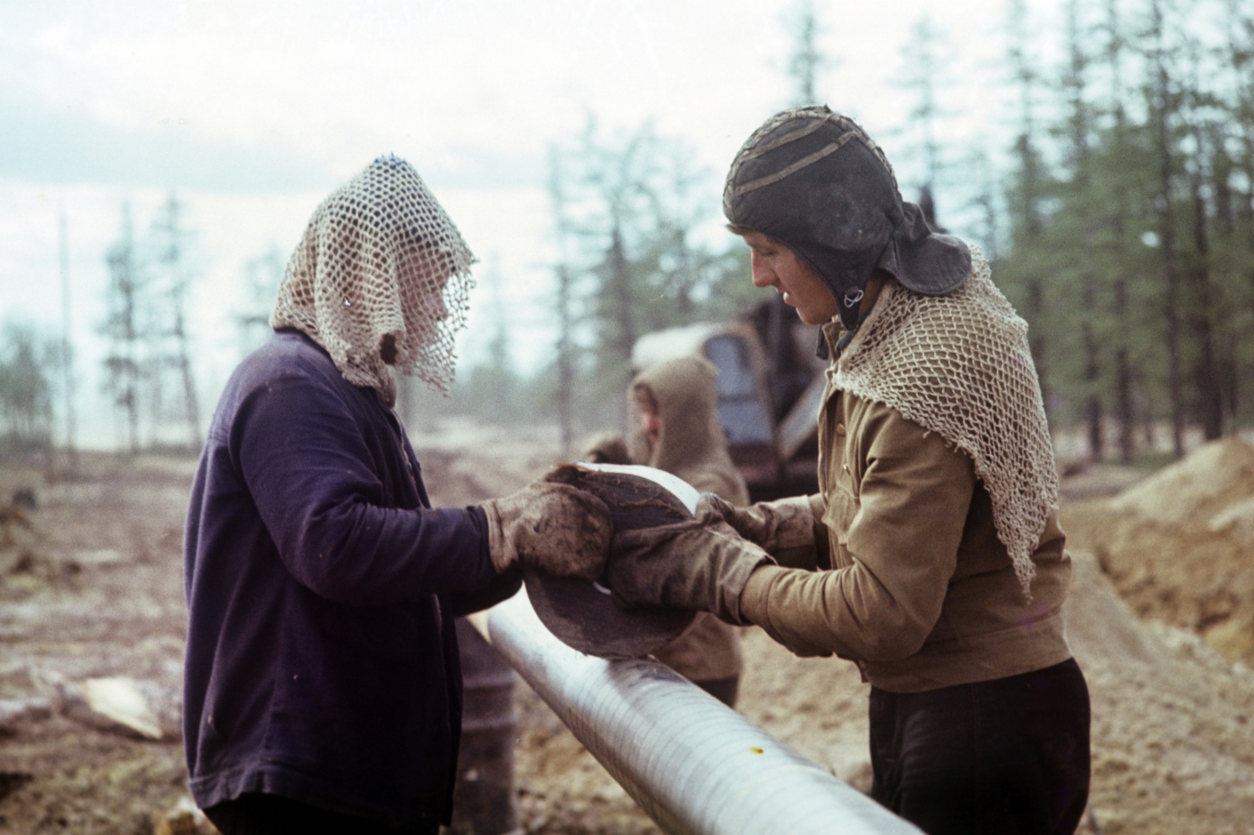 Student team of welders, Novy Urengoy, Russia, 1977. Photo by Gazprom
