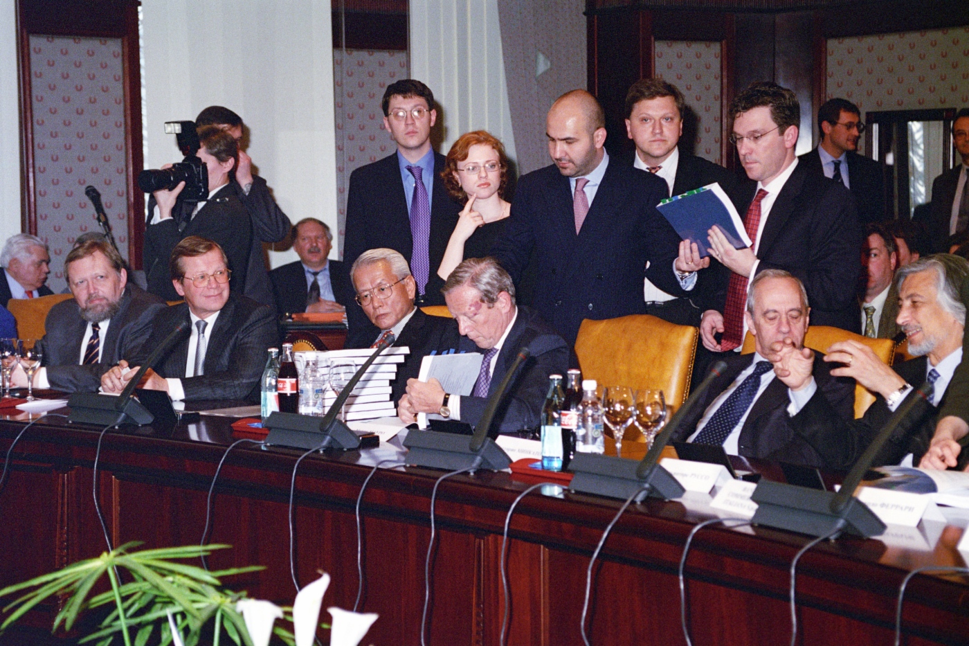 Signing Strategic Cooperation Agreement for joint projects execution, Moscow, Russia, February 11, 1998. Photo by Gazprom