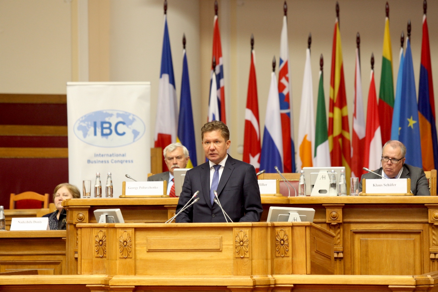 Alexey Miller moderates 34th Presiding Committee Meeting and 19th General Meeting of International Business Congress