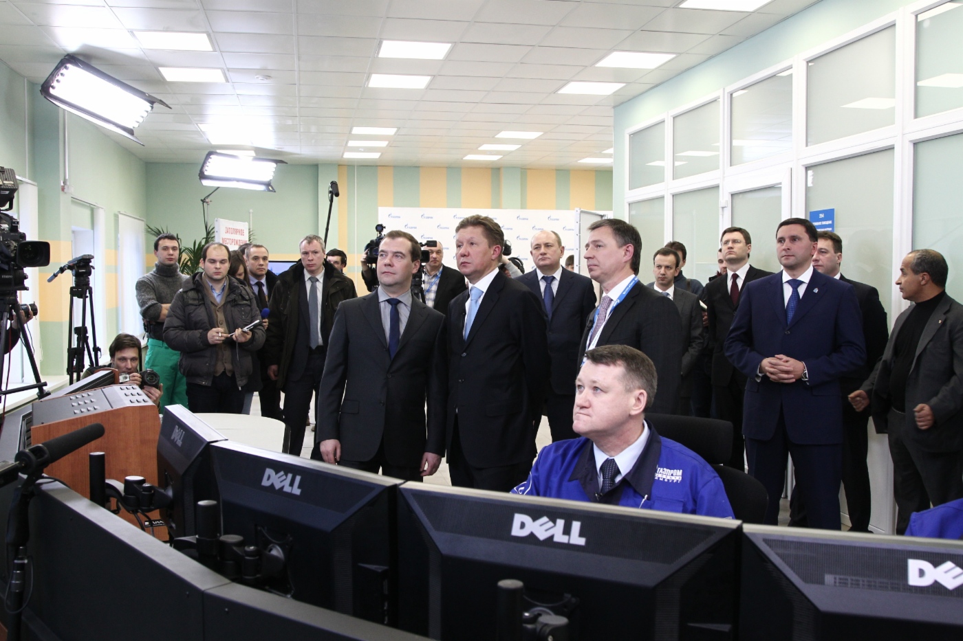 Dmitry Medvedev and Alexey Miller (center). Zapolyarnoye field brought to its full design capacity – 130 billion cubic meters per year!