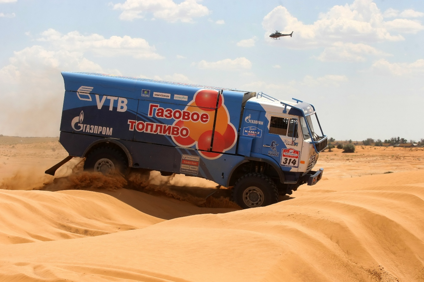 Gas-fueled KAMAZ team successfully overcomes difficult sections of Silk Way stage two