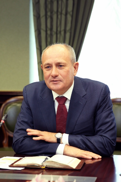 Vitaly Markelov at working meeting with Do Van Hau, President and CEO of PetroVietnam National Oil and Gas Group