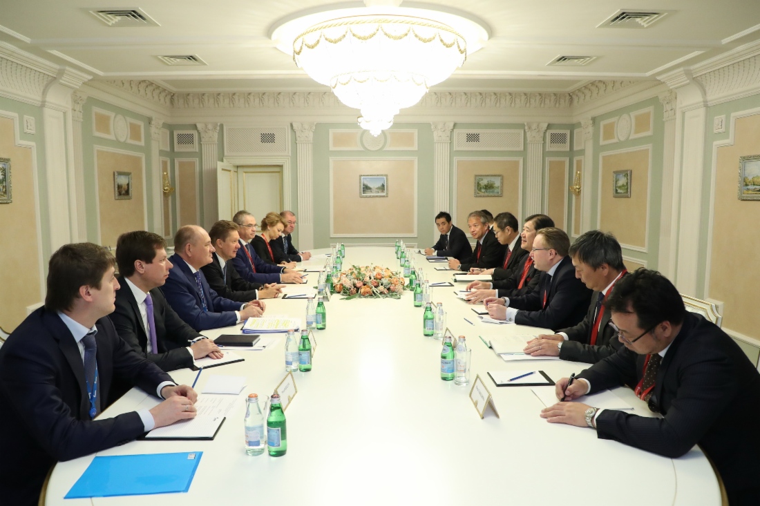 Working meeting between Alexey Miller and Tatsuo Yasunaga, President and CEO of Mitsui & Co., Ltd., at St. Petersburg International Economic Forum 2018