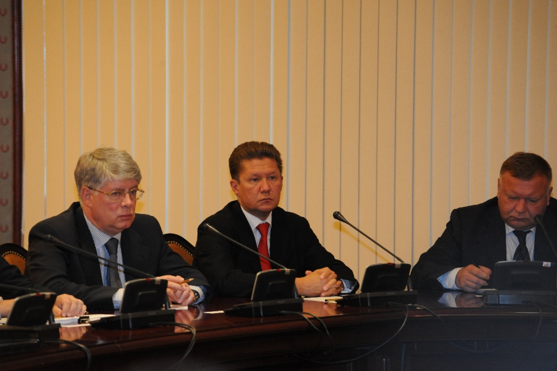 At meeting of Vladimir Putin, Prime Minister of Russian Federation and Hu Jintao, President of People’s Republic of China