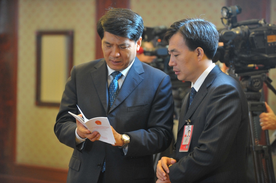 At meeting of Vladimir Putin, Prime Minister of Russian Federation and Hu Jintao, President of People’s Republic of China