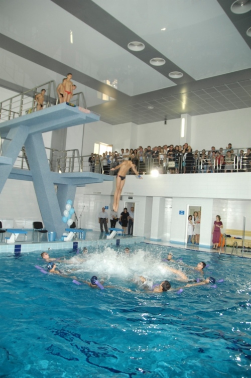 Exhibition performance of best swimmers in Stavropol region